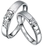 Customer selling gold and diamond jewelry at Gold Mind Jewelers Sharon